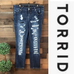 Wow! EUC Torrid Premium "Boyfriend" distressed jeans size 16